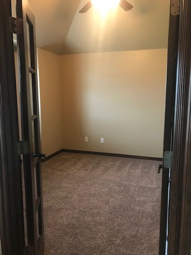 Photo - 3 Bed + Office - Edmond North - Spacious Home