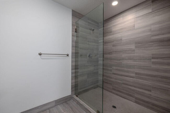 Mayfair Apartments - Mayfair Apartments