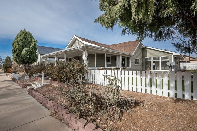 Photo - 903 W 15th St