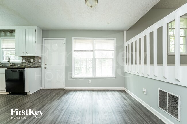 Photo - 5565 Westberry Ln