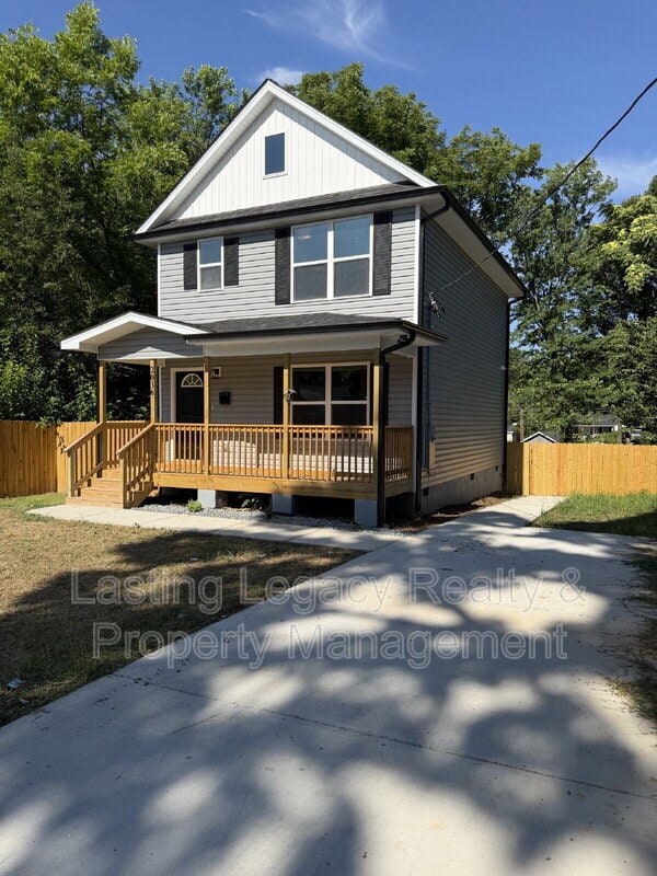 Photo - 2036 Harrison Ave