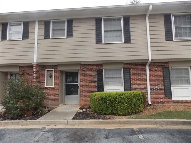 Building Photo - 2080 Kings Gate Cir