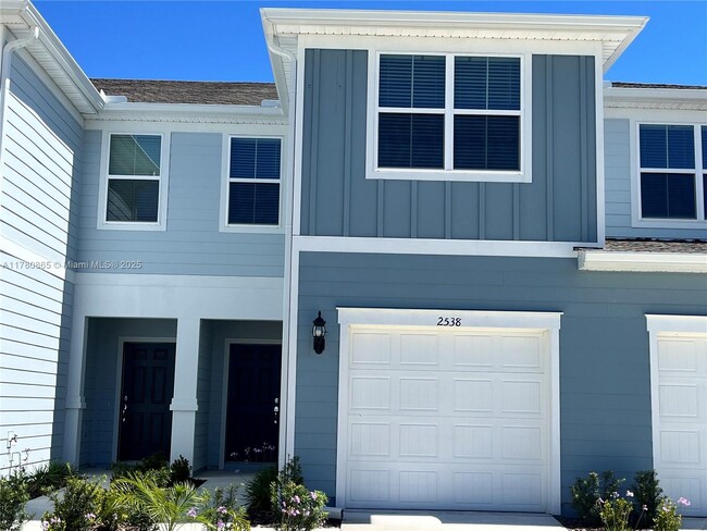 Photo - 2538 Winsome Wy Townhome