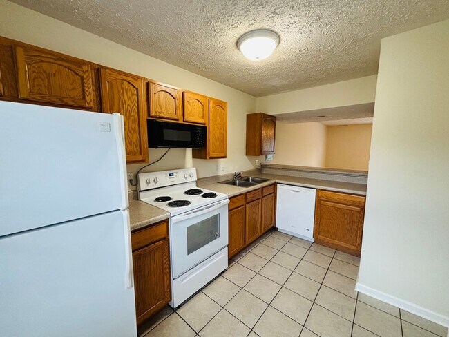 Photo - 409B Miller St SE