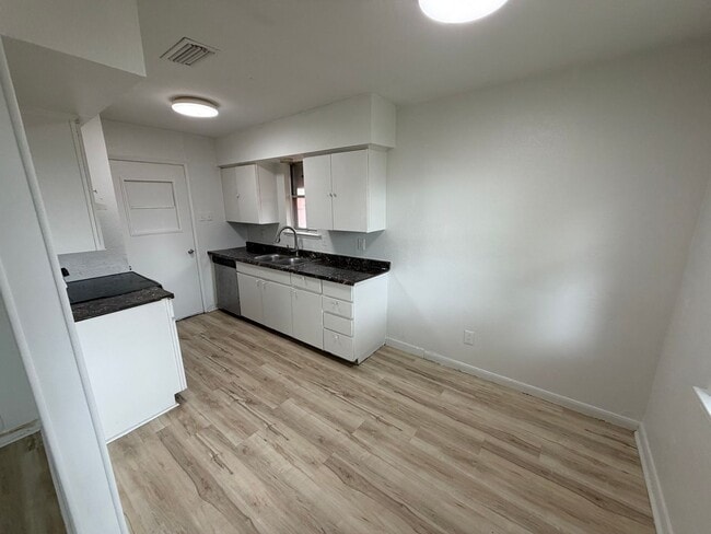 Photo - Experience the ultimate comfort of living in a 3-bedroom single-family home today!