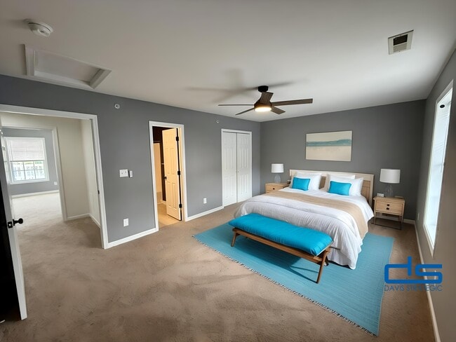 Photo - 550 Riverside Dr