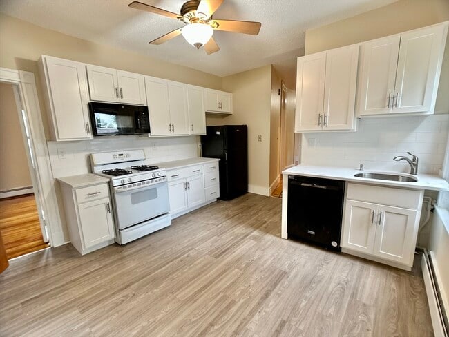 Building Photo - 22 Spring Park Ave Unit 3