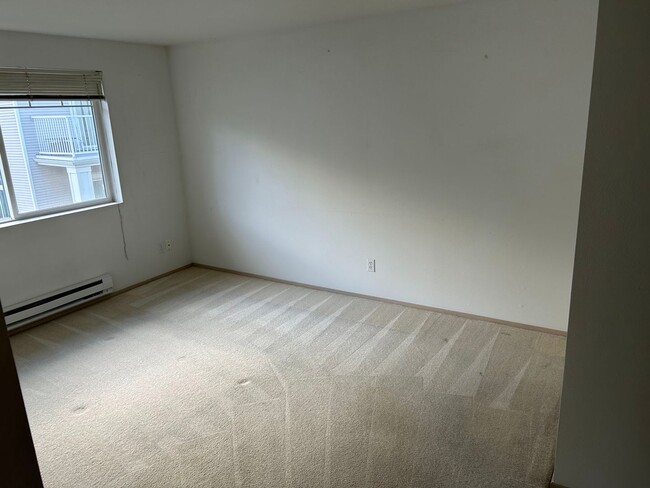 Photo - 2 Bed, 2 bath Condo w/garage in West Bay at The Lakes in Kent, $2550/mo.