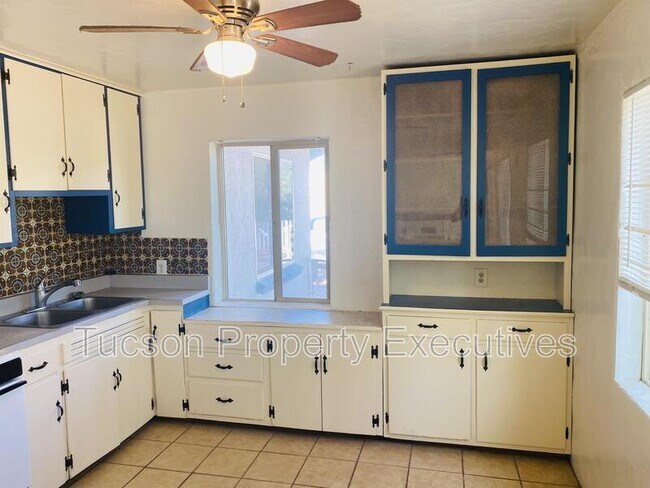 Photo - 443 E Delano St Unit 2