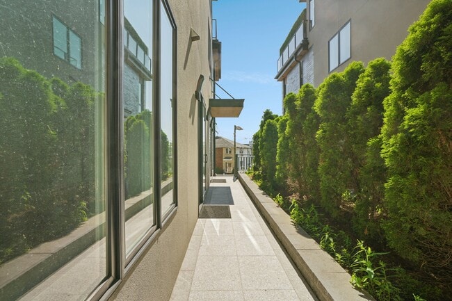 Photo - 714 Undercliff Ave Unit # 714