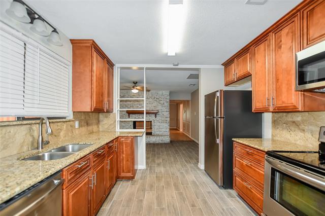 Photo - 5401 Edgewater Cir
