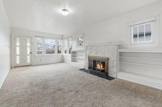 Photo - 482 NE Adams Ave