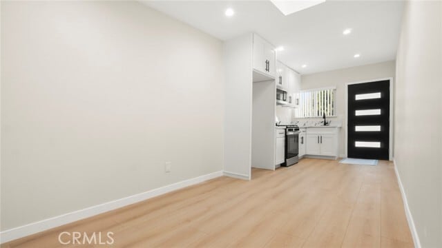 Photo - 19928 Hatton St