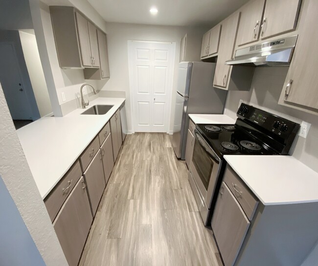 1x1L Kitchen & Laundry Room