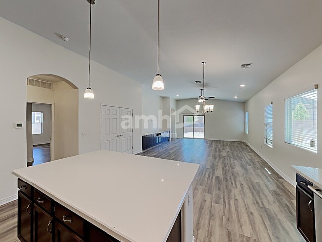 Photo - 9081 Blue Saguaro St