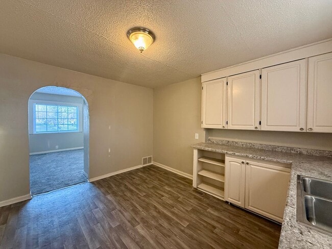 Photo - 713 S Oliver Ave