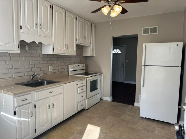 Photo - 3827 Keota Ave