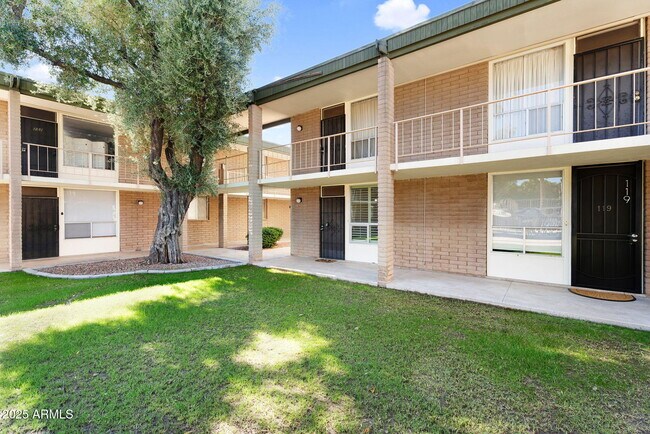 Photo - 3737 E Turney Ave Unidad 120