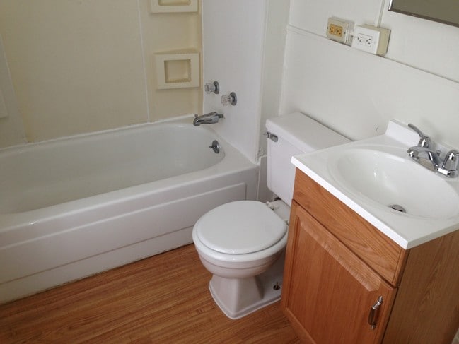 526 E 7th St Unit 2