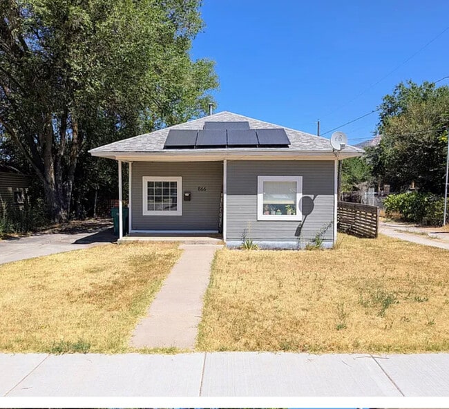 Building Photo - 866 22nd St Rental