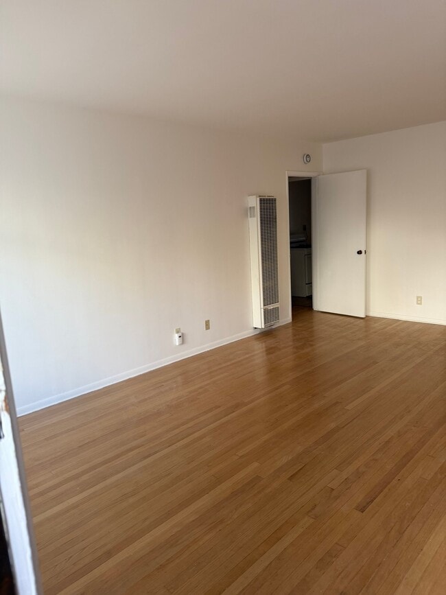 Photo - 918 W Huntington Dr Unit J