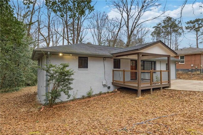 Photo - 2953 Meadowview Dr SE