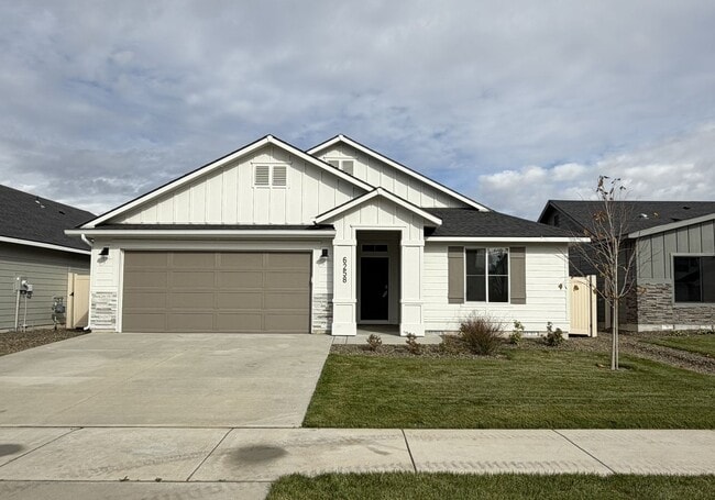 Building Photo - Brand new 3 bed 2 bath home with bonus roo...