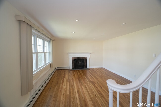 Photo - 113 Clark St