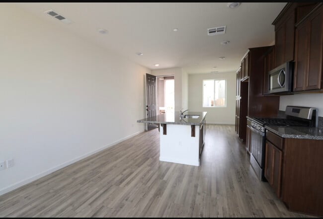 Photo - 2224 S Crumal St