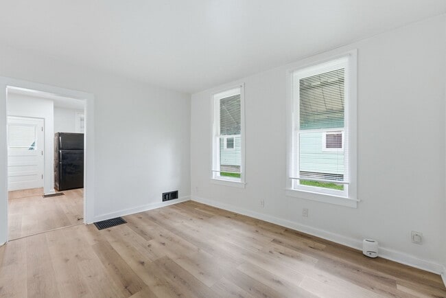 Photo - 1728 High St