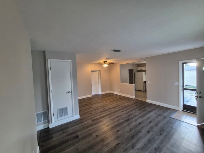 Photo - 7071 Holiday Dr