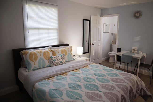 Photo - 300 NW 21st St