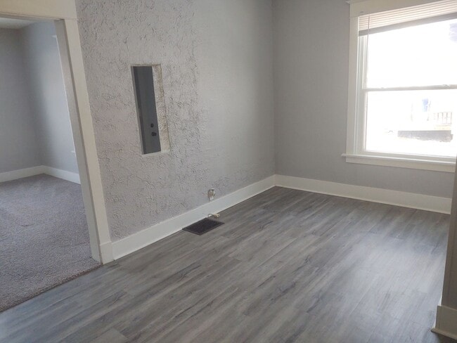 Photo - SW 201/203 E Locust Unit SW 203 E Locust St