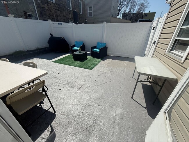 Photo - 152 Oliver Ave