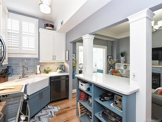 Photo - 2501 Roswell Ave