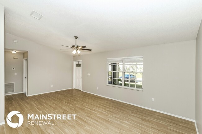 Photo - 1084 Thompson Rd SW