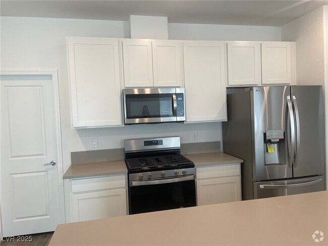Building Photo - 5749 Avondale Rise Wy Rental