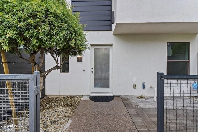 Photo - 325 E Coronado Rd