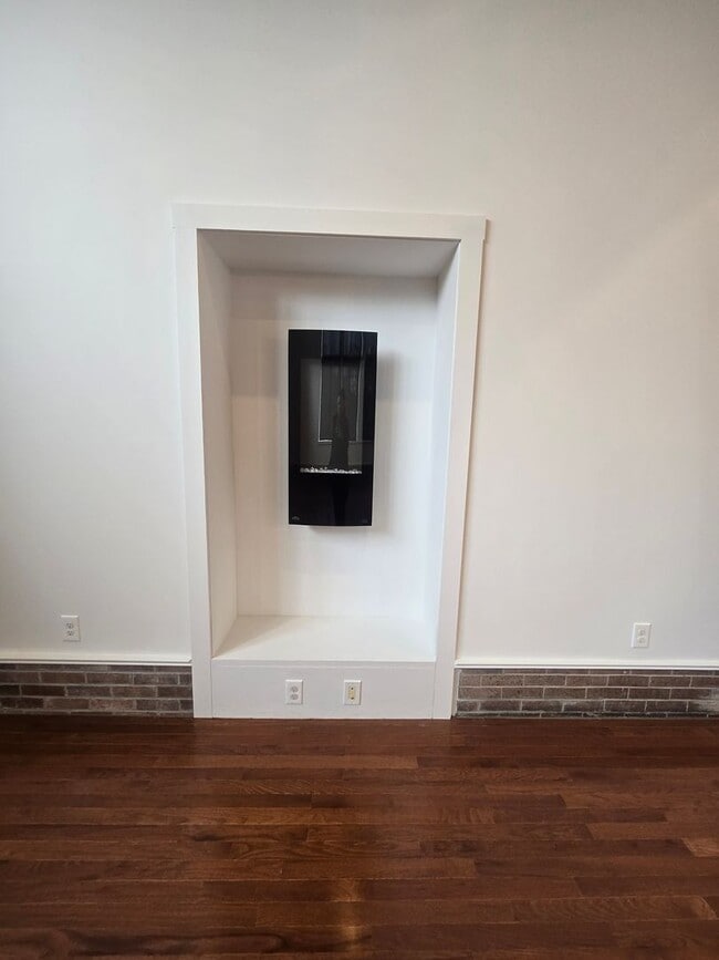 Photo - 1815 Main St Unidad B