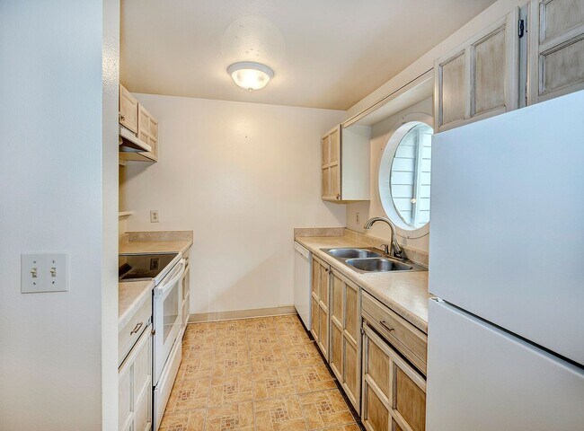 Photo - Lake Ballinger Townhouse 3 Bedroom