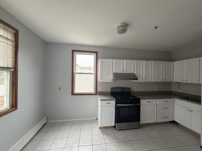 Photo - 22-24-24 Paterson St Unit 3