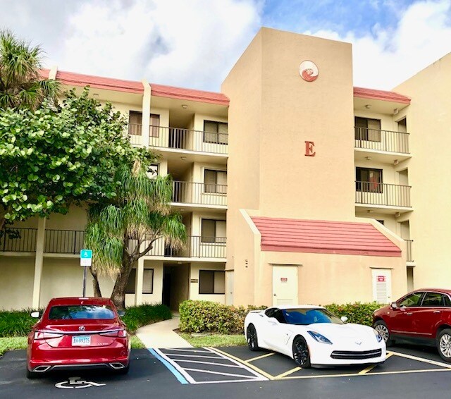Photo - 1605 US-1 Condo Unit E104