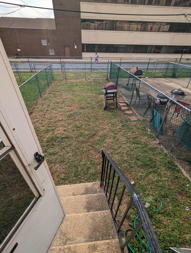 Photo - 1124 N Walnut St