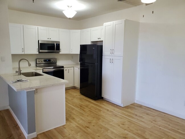 Photo - ALVA RD - 1st Floor 2 Bd / 2 Ba Condo in Rancho Bernardo w/ 2 Parking & Many Amenities Unidad 2118