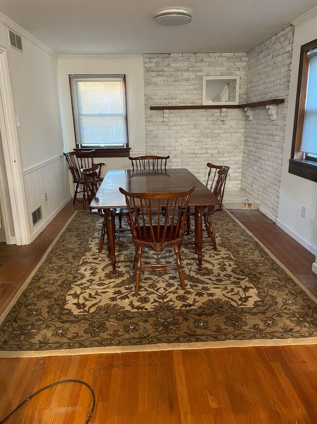 Photo - 108 Essex St