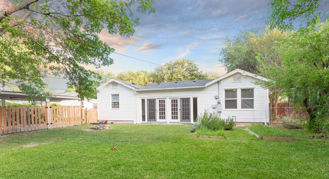 Photo - 349 Irvington Dr