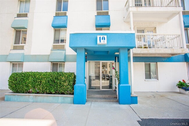 Photo - 10 Franklin Blvd Unit 408