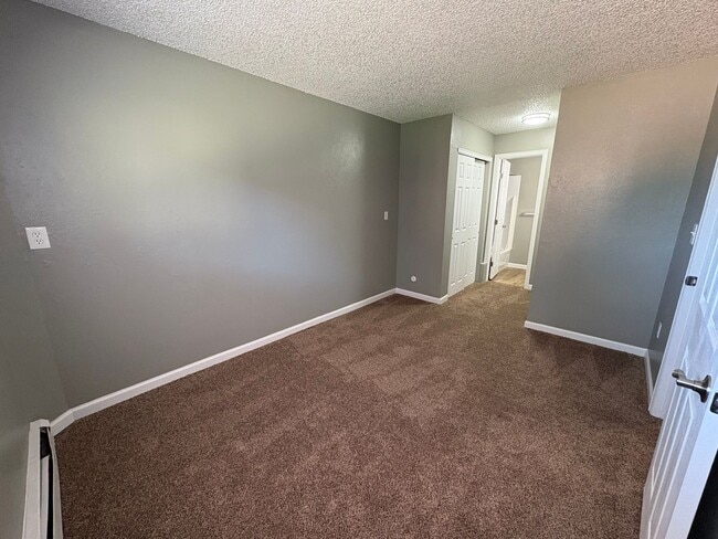 Mountain Pointe Apartments