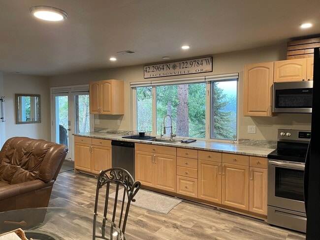 Photo - Juanita Retreat: Beautiful Setting on Rural Property Close to Downtown Jacksonville $300 Utility Fee