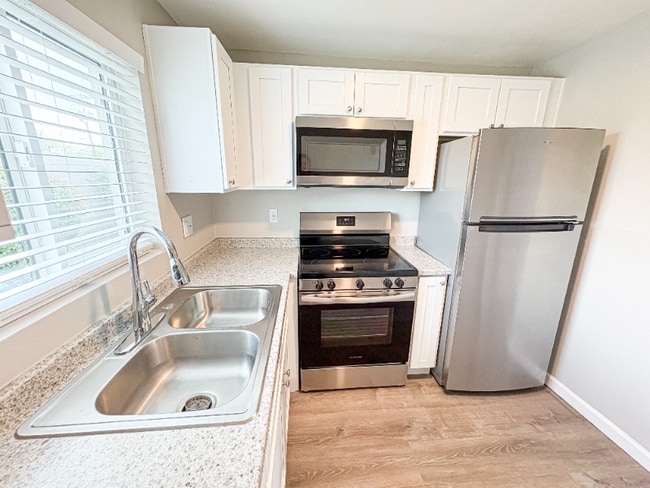 Photo - 1110 E Highland Ave Unit 7